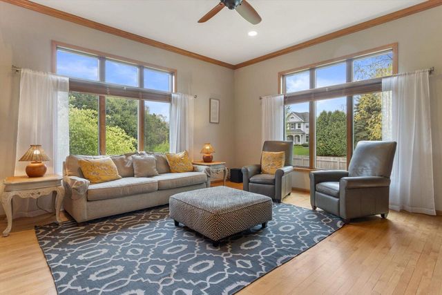 911 Eddington Drive, Sun Prairie, WI 53590