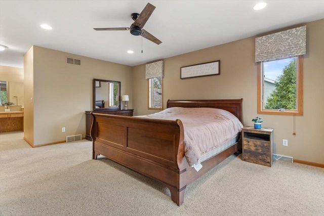 911 Eddington Drive, Sun Prairie, WI 53590