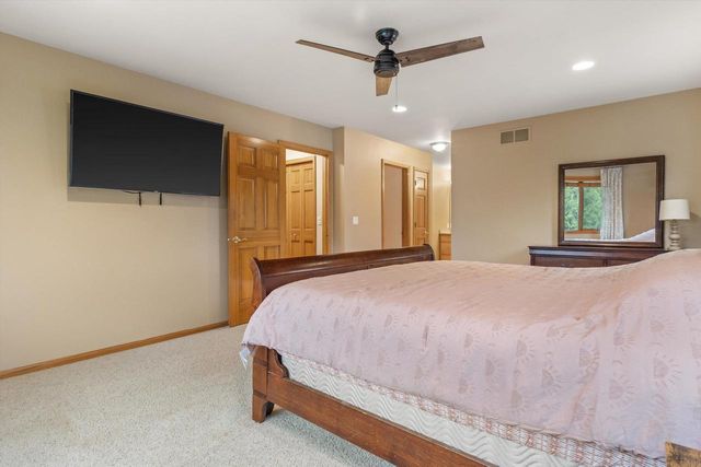911 Eddington Drive, Sun Prairie, WI 53590