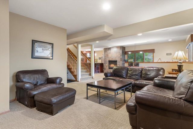 911 Eddington Drive, Sun Prairie, WI 53590