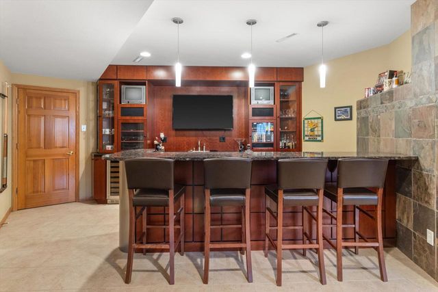 911 Eddington Drive, Sun Prairie, WI 53590