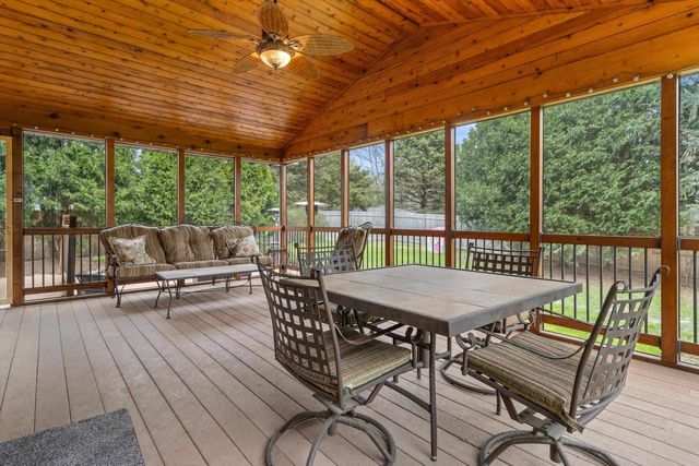 911 Eddington Drive, Sun Prairie, WI 53590
