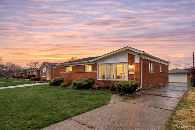 23223 Panama Avenue, Warren, MI 48091