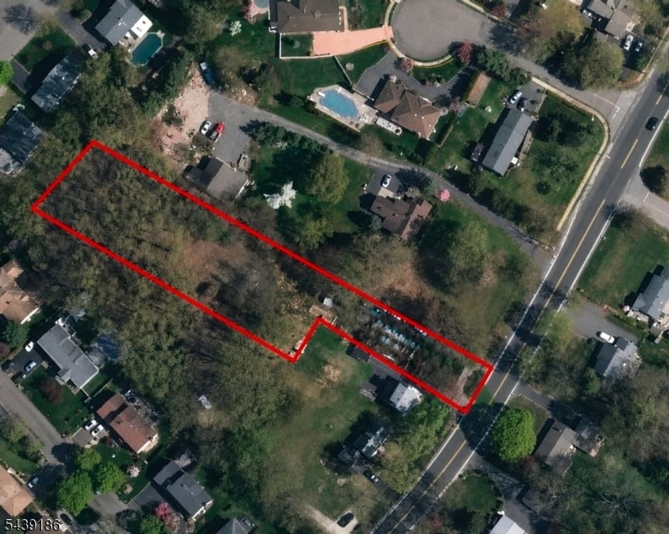 107 Hanover Rd, East Hanover Twp., NJ 07936