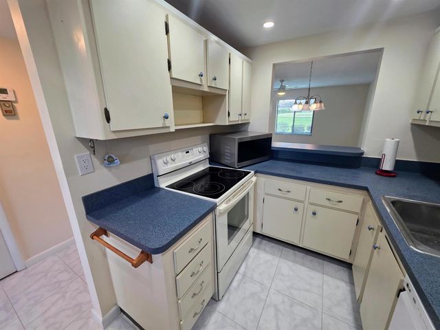 5403 SE Miles Grant Road H108, Stuart, FL 34997