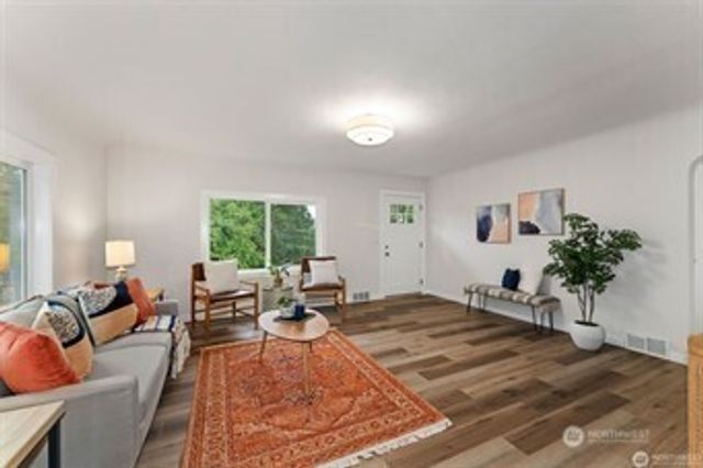 866 NW Karkainen Lane, Poulsbo, WA 98370