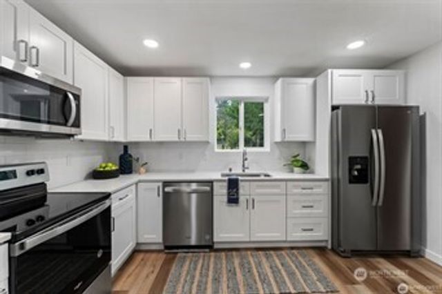 866 NW Karkainen Lane, Poulsbo, WA 98370