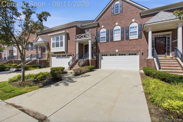963 Sandalwood Drive, Troy, MI 48085