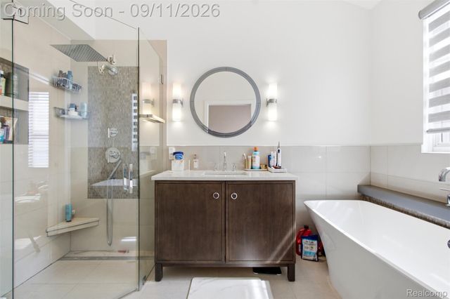 963 Sandalwood Drive, Troy, MI 48085