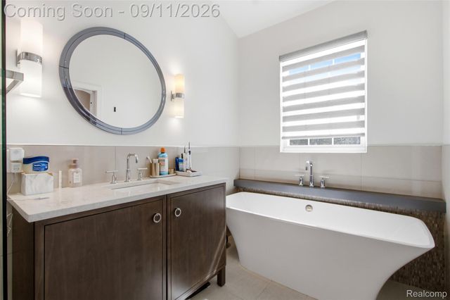 963 Sandalwood Drive, Troy, MI 48085
