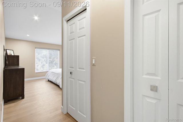963 Sandalwood Drive, Troy, MI 48085
