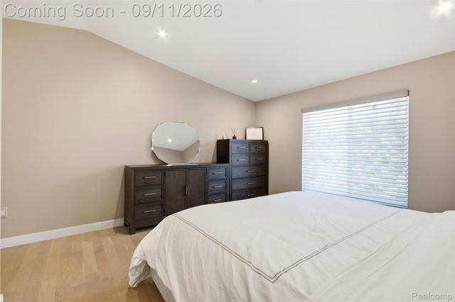 963 Sandalwood Drive, Troy, MI 48085
