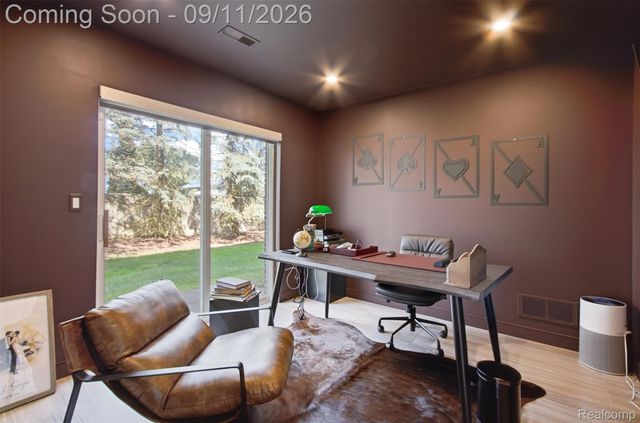 963 Sandalwood Drive, Troy, MI 48085