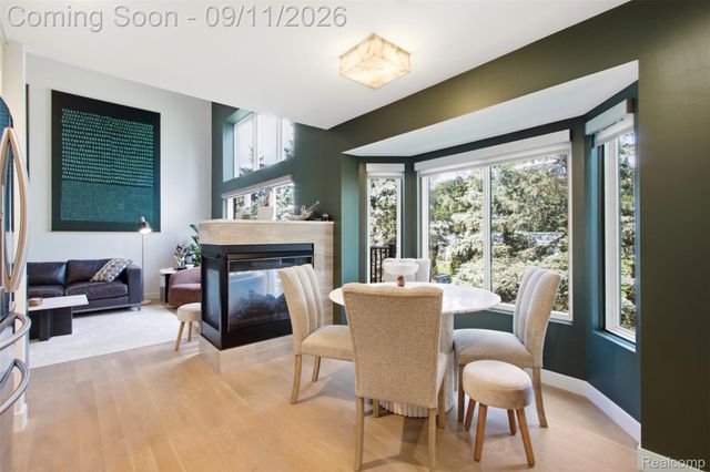 963 Sandalwood Drive, Troy, MI 48085
