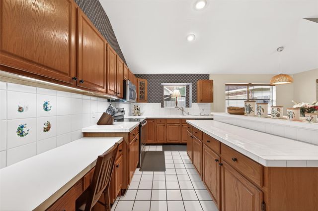 5719 White Mills Drive, Houston, TX 77041