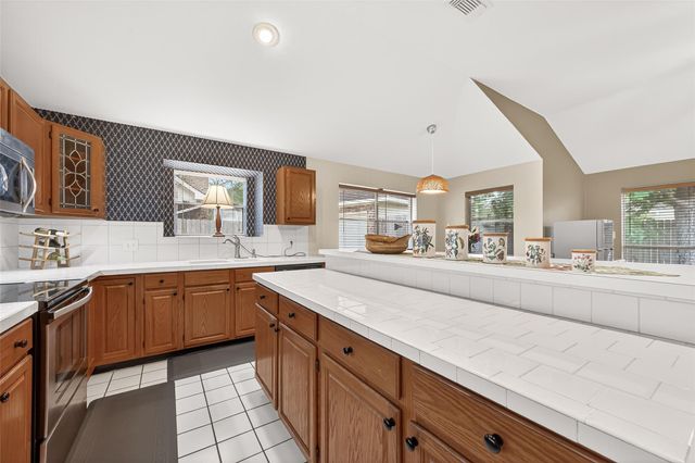 5719 White Mills Drive, Houston, TX 77041