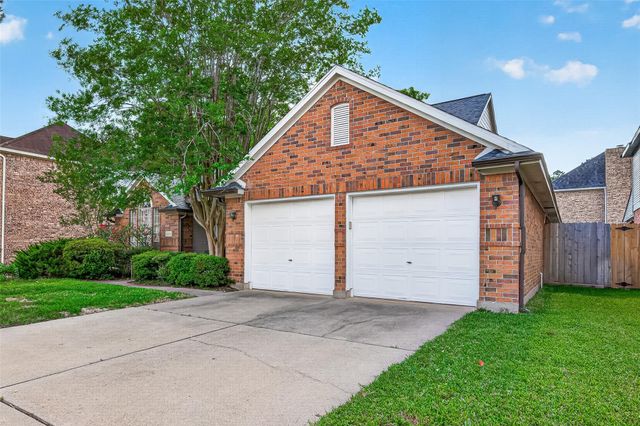 5719 White Mills Drive, Houston, TX 77041