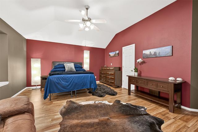 5719 White Mills Drive, Houston, TX 77041