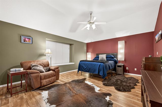 5719 White Mills Drive, Houston, TX 77041