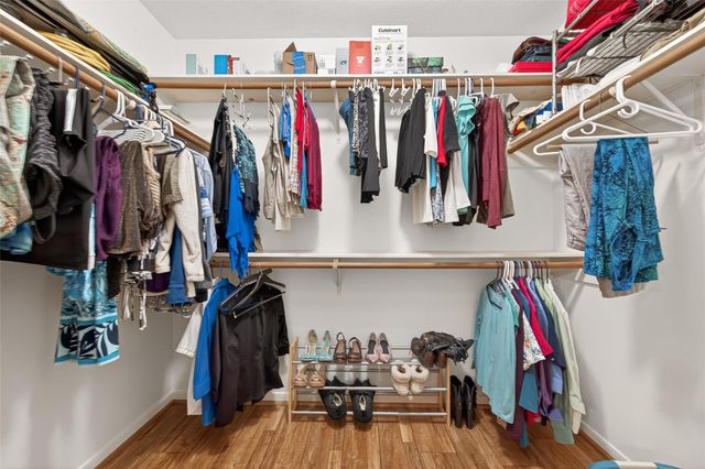 5719 White Mills Drive, Houston, TX 77041