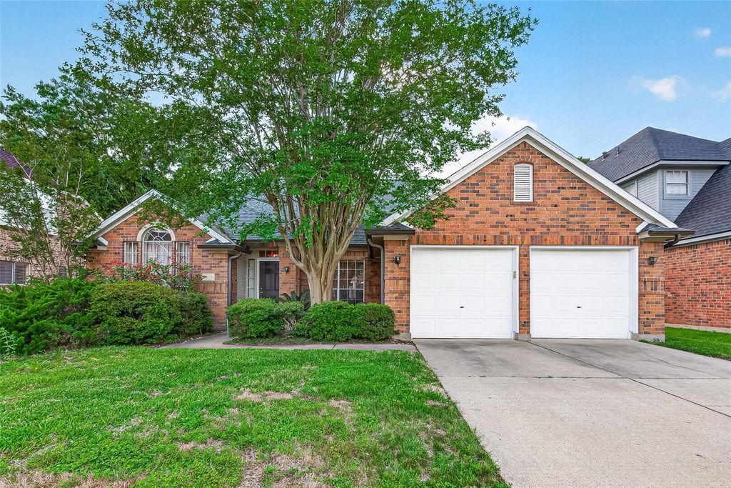 5719 White Mills Drive, Houston, TX 77041