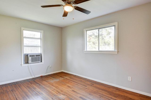 131 Lakewood Drive, Clute, TX 77531