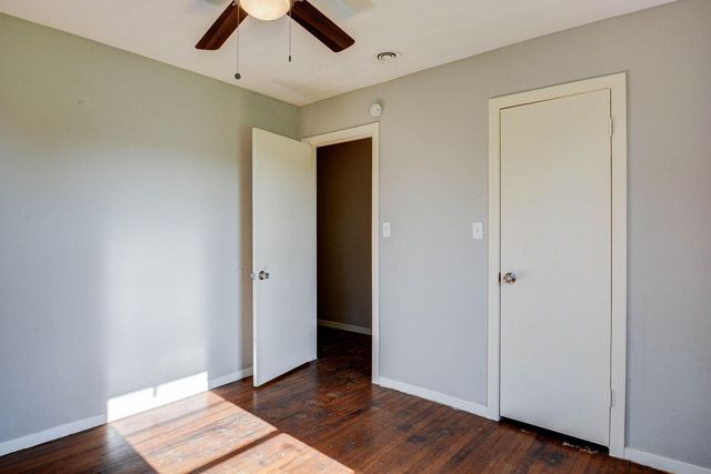 131 Lakewood Drive, Clute, TX 77531