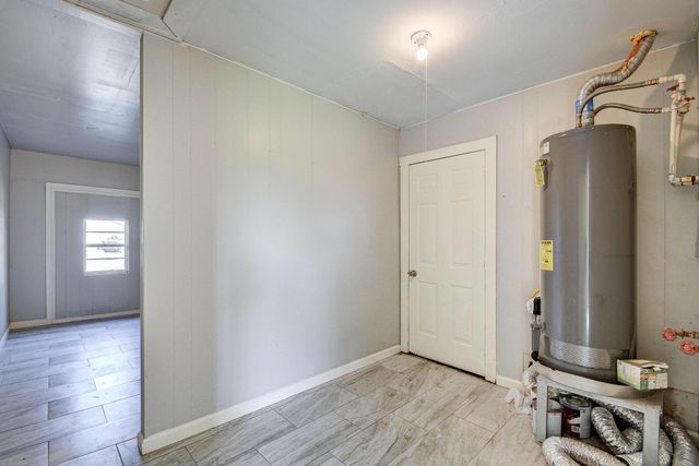 131 Lakewood Drive, Clute, TX 77531