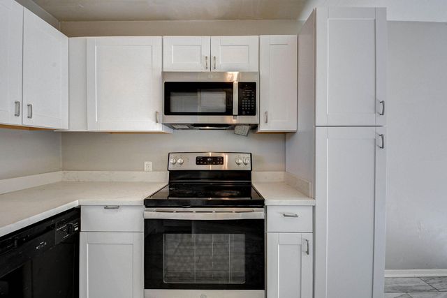 131 Lakewood Drive, Clute, TX 77531