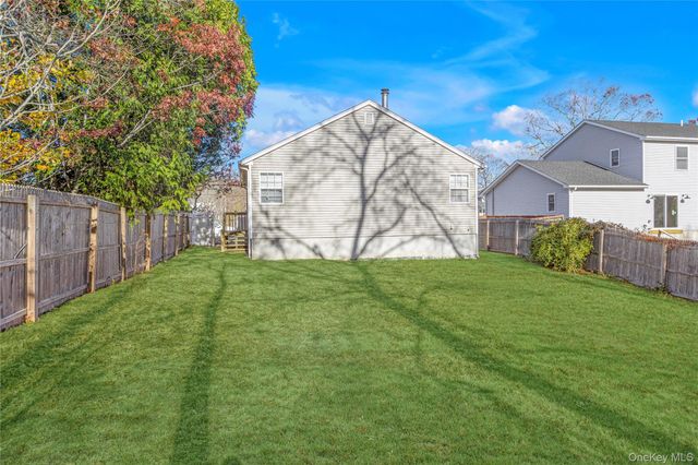 94 Baybright Drive E, Shirley, NY 11967