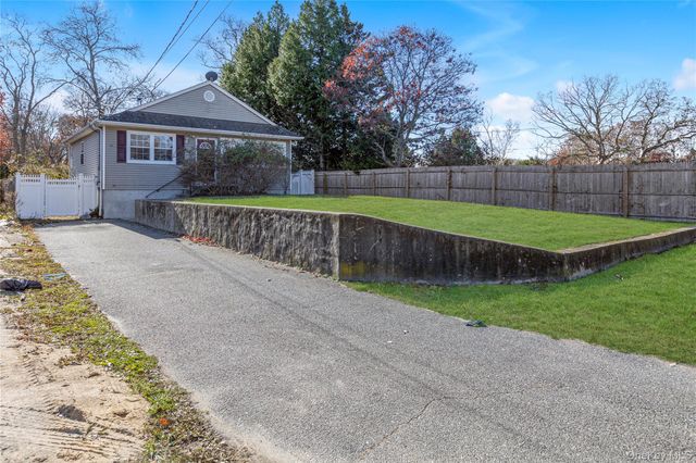 94 Baybright Drive E, Shirley, NY 11967