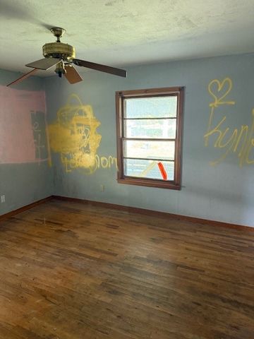 708 Cooper Street, Bowie, TX 76230