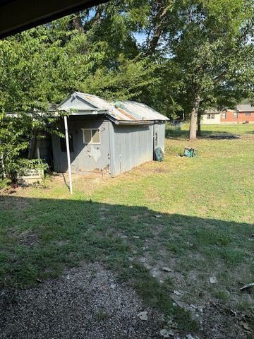 708 Cooper Street, Bowie, TX 76230