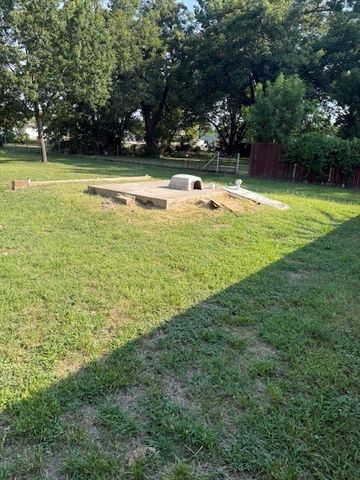 708 Cooper Street, Bowie, TX 76230