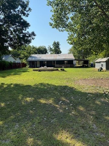 708 Cooper Street, Bowie, TX 76230