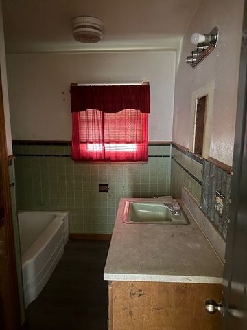 708 Cooper Street, Bowie, TX 76230