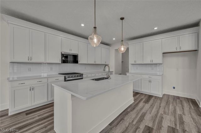 2087 Glenmont Drive, Brunswick, OH 44212