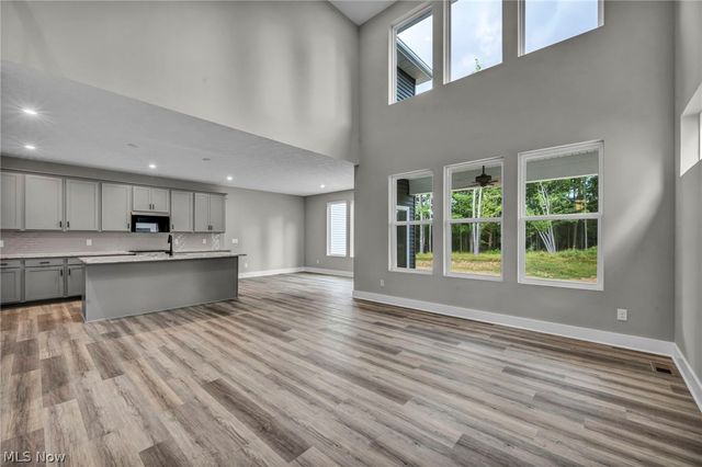 2087 Glenmont Drive, Brunswick, OH 44212