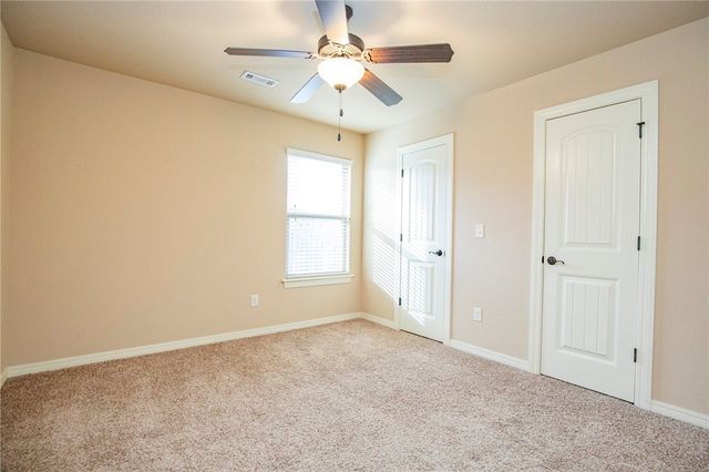 2955 N Raven Lane, Fayetteville, AR 72704