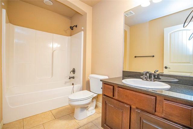 2955 N Raven Lane, Fayetteville, AR 72704