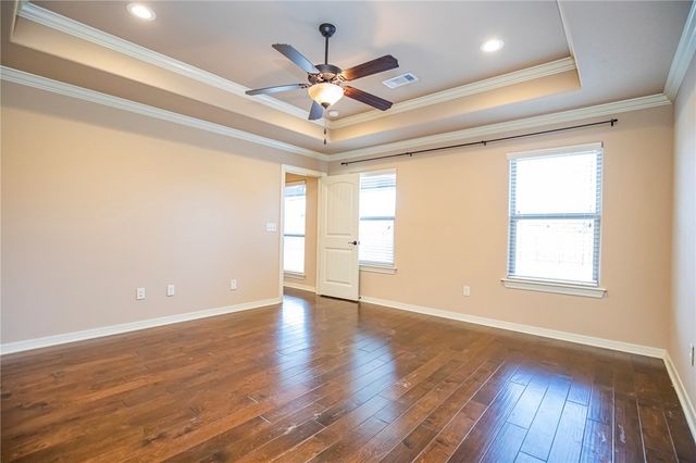 2955 N Raven Lane, Fayetteville, AR 72704