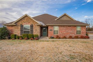 2955 N Raven Lane, Fayetteville, AR 72704