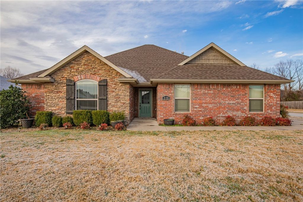 2955 N Raven Lane, Fayetteville, AR 72704
