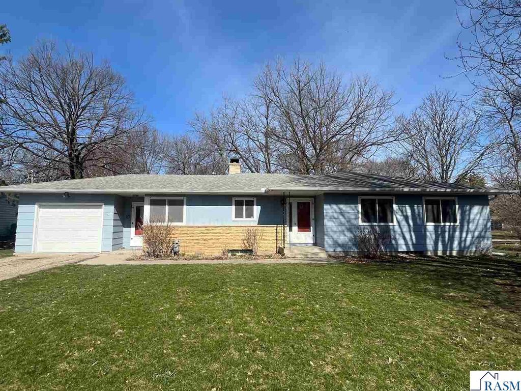 118 S Skyline Drive, Mankato, MN 56001