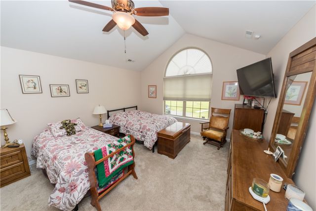 1905 Golf Course Dr, South Strabane, PA 15301