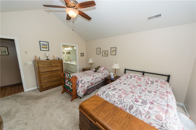 1905 Golf Course Dr, South Strabane, PA 15301