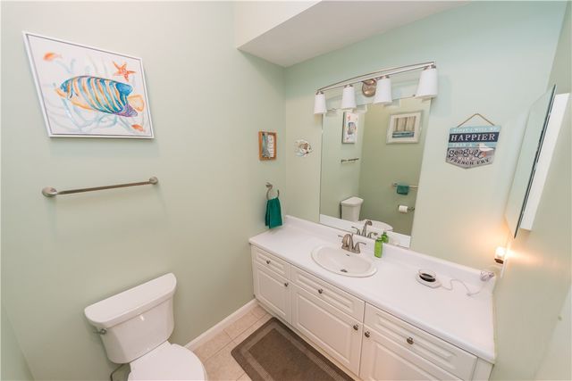 1905 Golf Course Dr, South Strabane, PA 15301