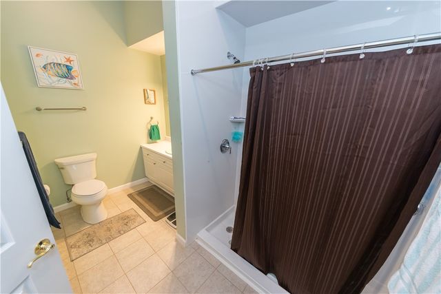 1905 Golf Course Dr, South Strabane, PA 15301