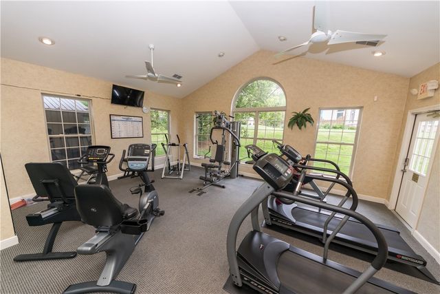 1905 Golf Course Dr, South Strabane, PA 15301