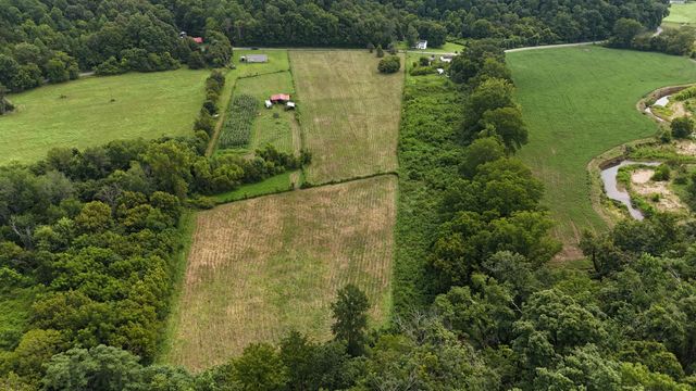 6445 N Long Creek Rd, Westmoreland, TN 37186
